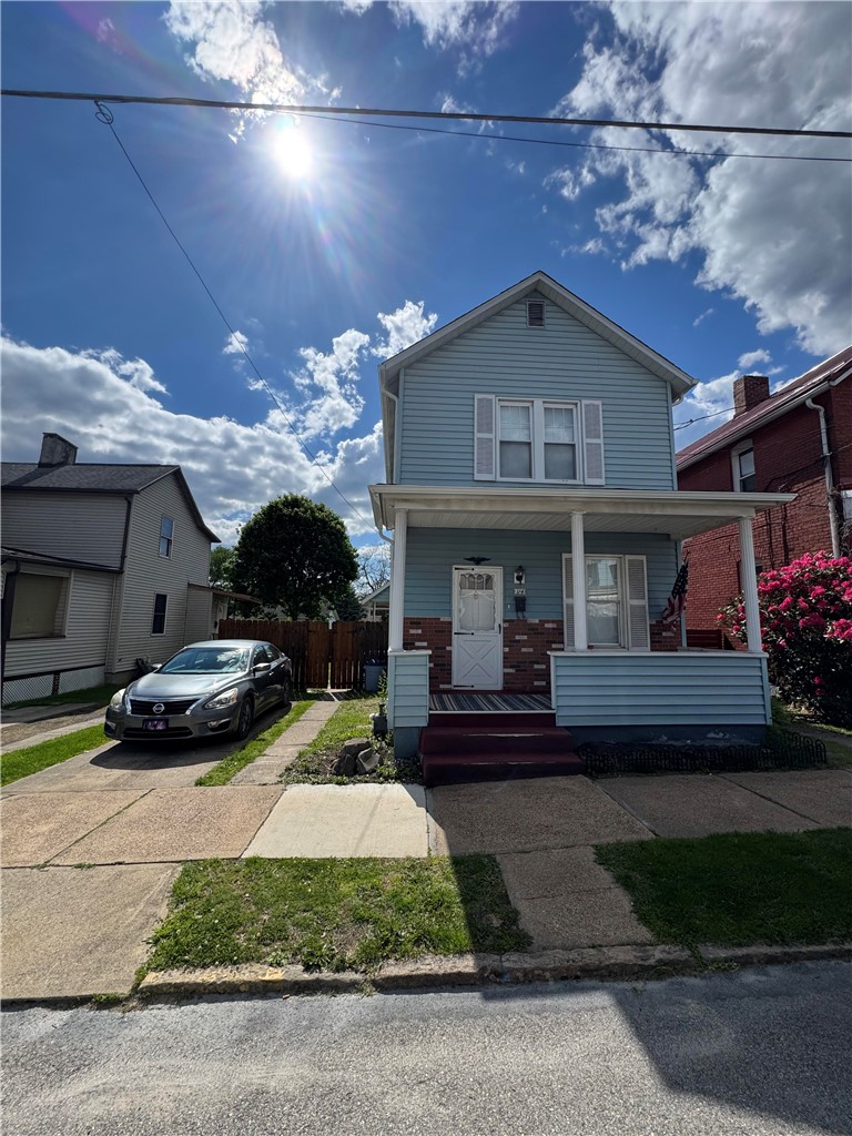 114 S Stewart St — photo