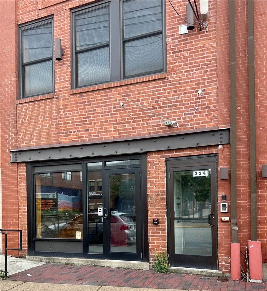 214 E 7th — photo