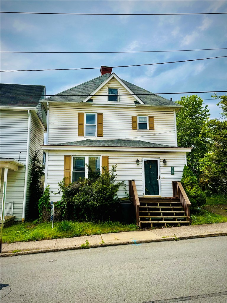 162 W Franklin St — photo