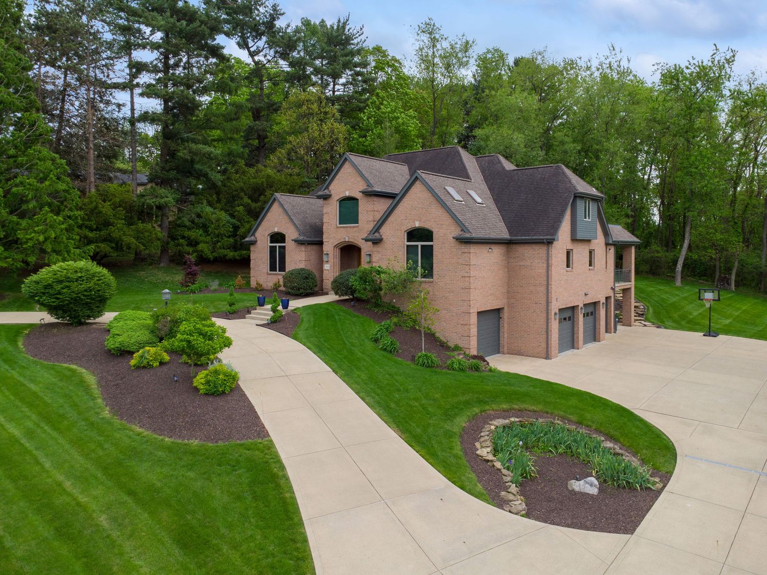 300 Hardy Drive — photo