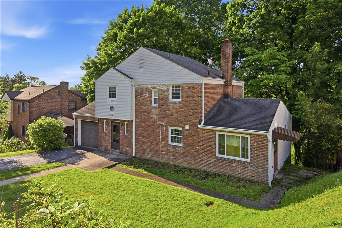126 Columbia Dr — photo