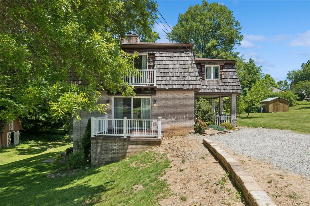 1000 Weir Dr — photo