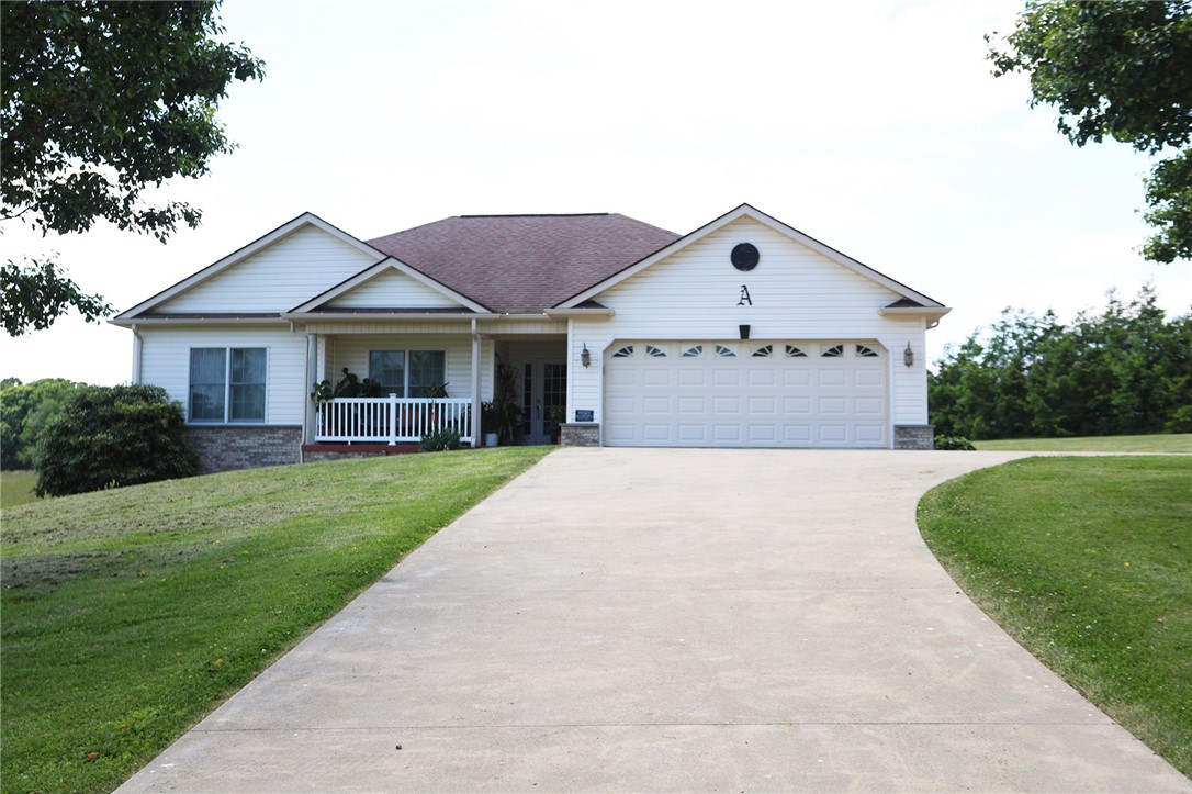 1203 Bailey Farm Rd — photo