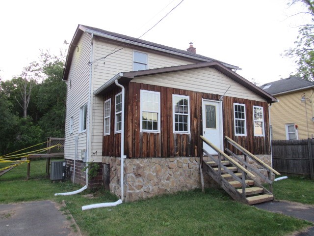 215 Hillview Lane — photo