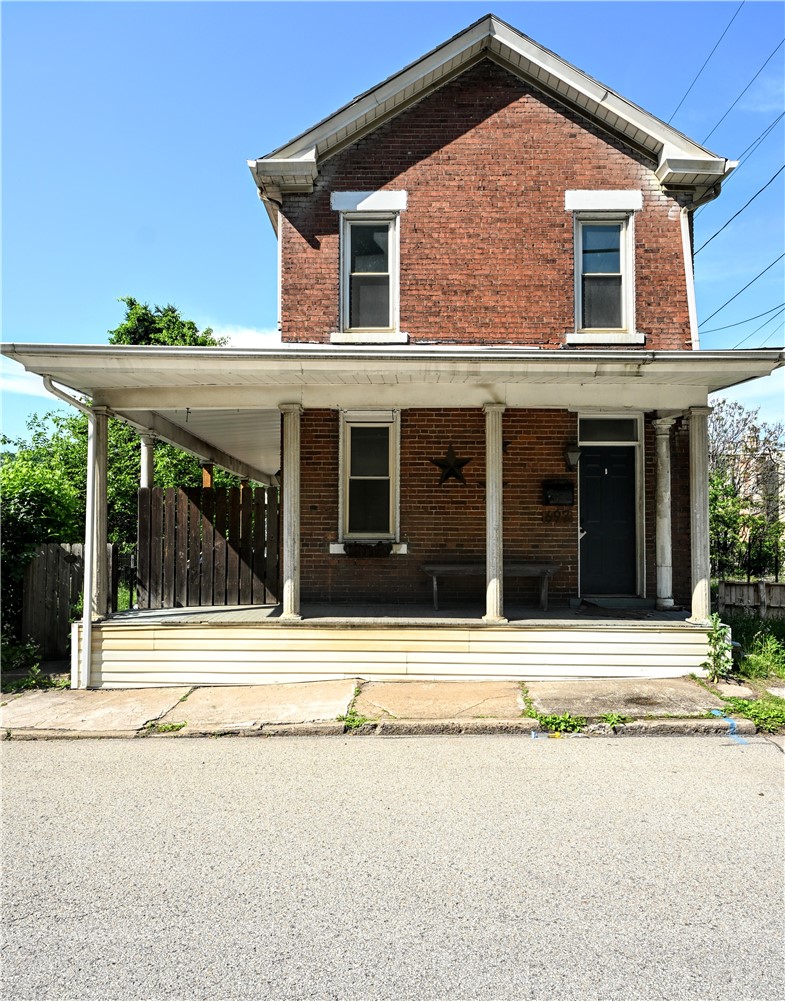 697 E Main St — photo