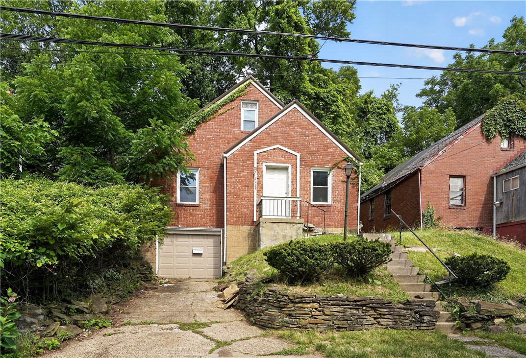 2137 Village Dr — photo