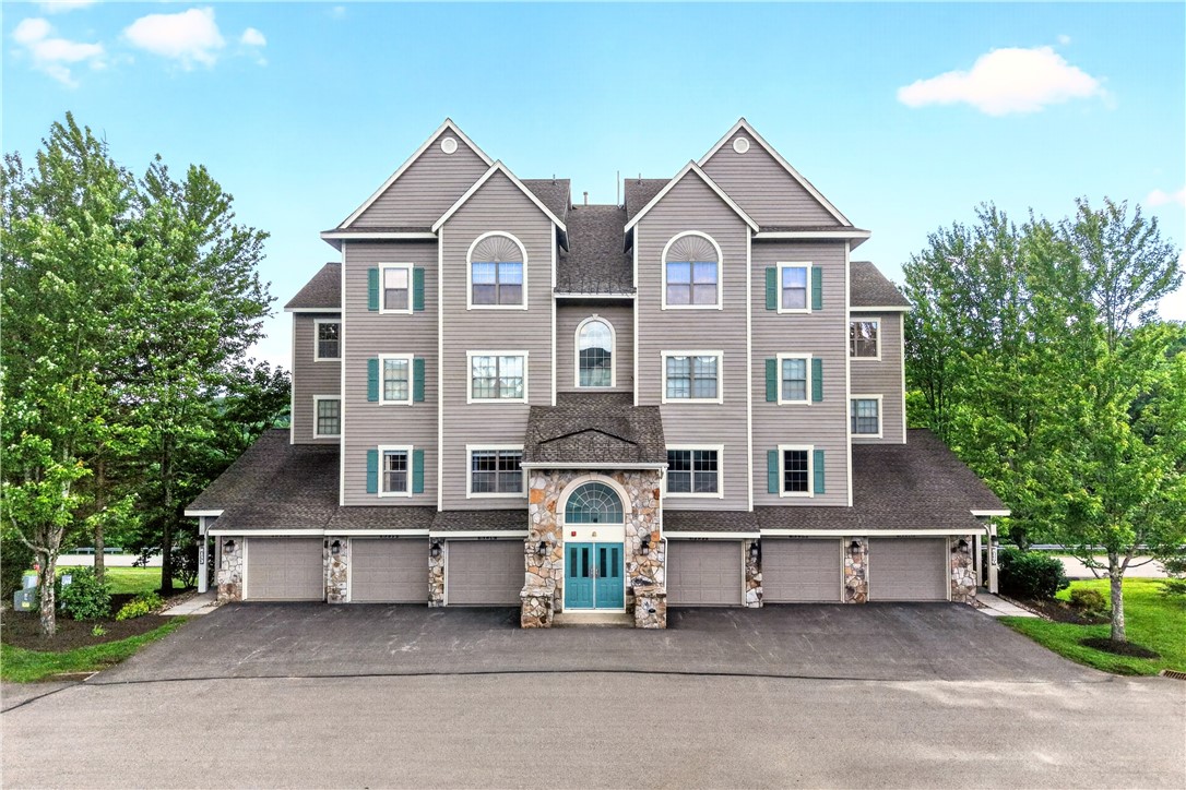 8134 Stonegate Dr — photo
