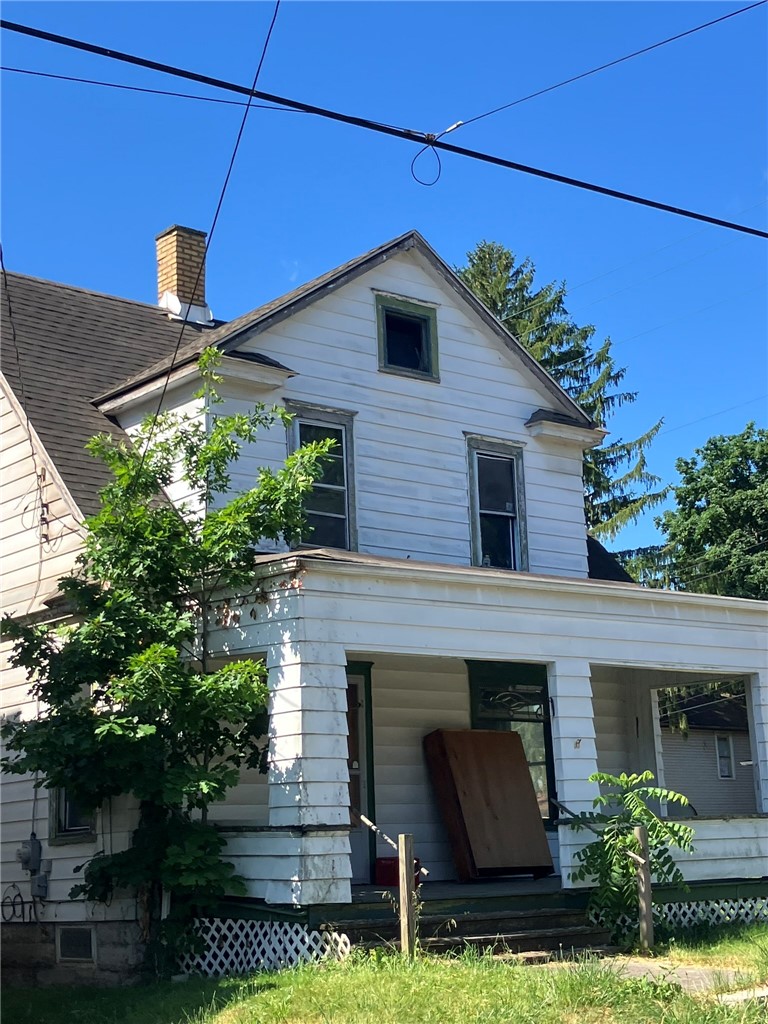 541 Lorain St — photo