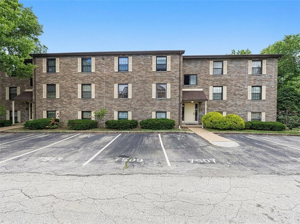 7509 Penn Bridge Ct — photo