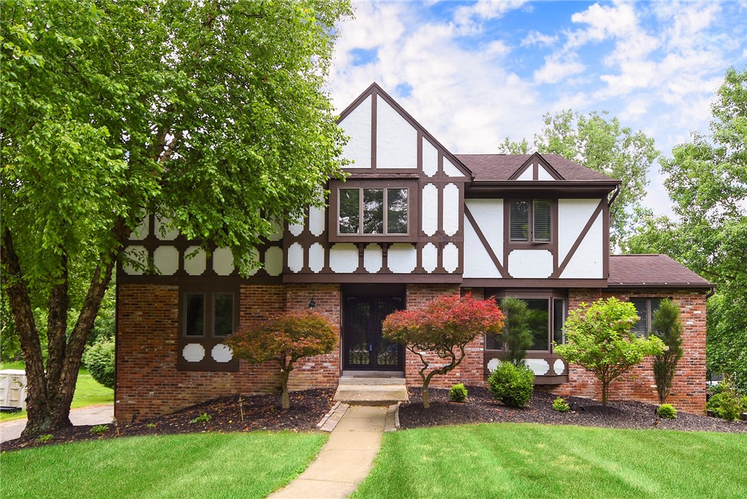 153 Oakwood — photo