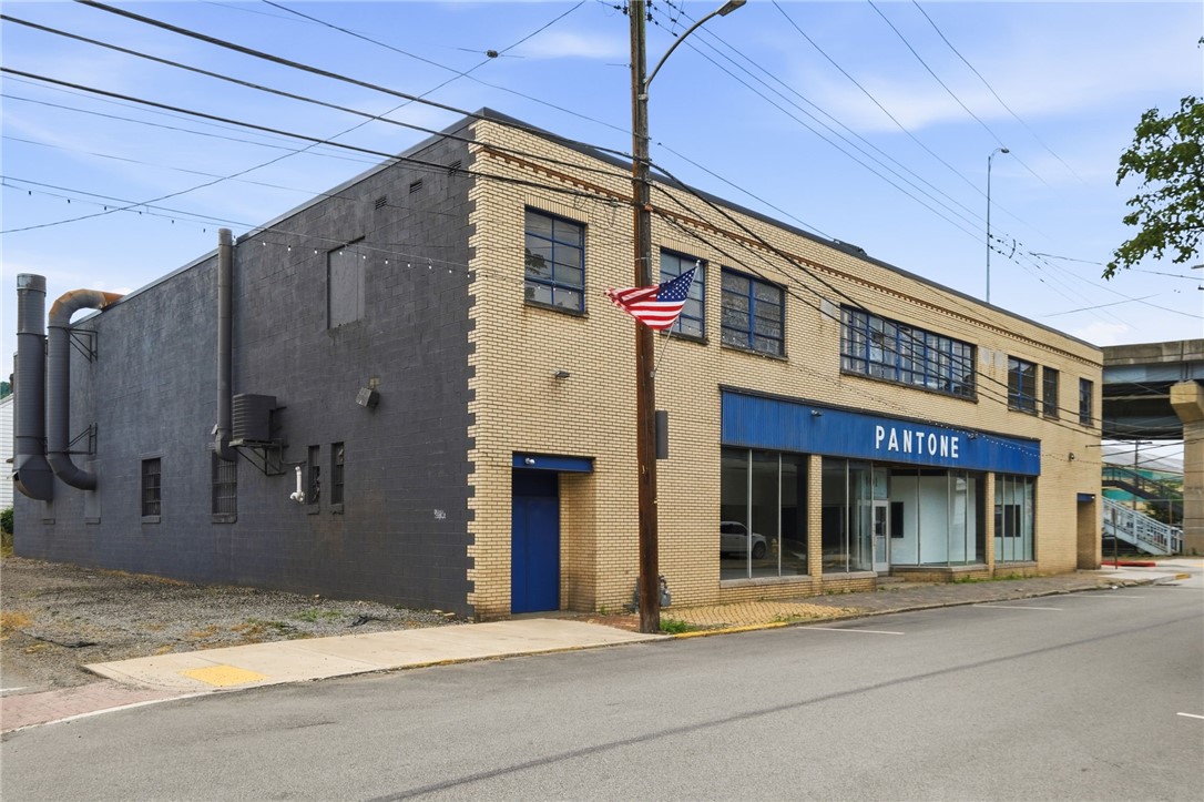 101 S Main St — photo