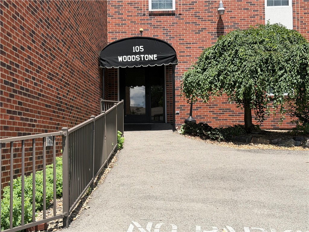 105 Woodstone Ln 61 — photo