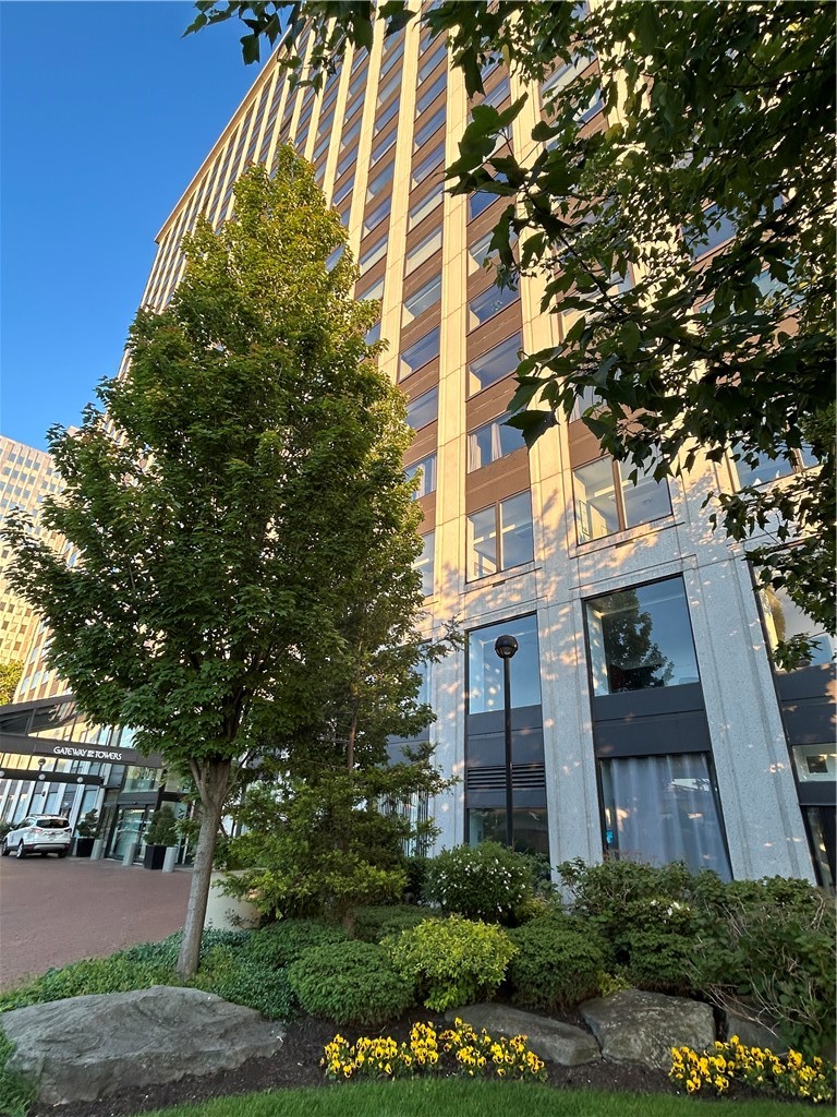 320 Fort Duquesne Blvd 7G — photo