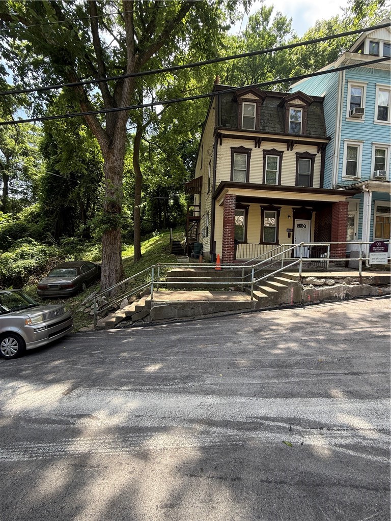647 Rising Main Ave — photo