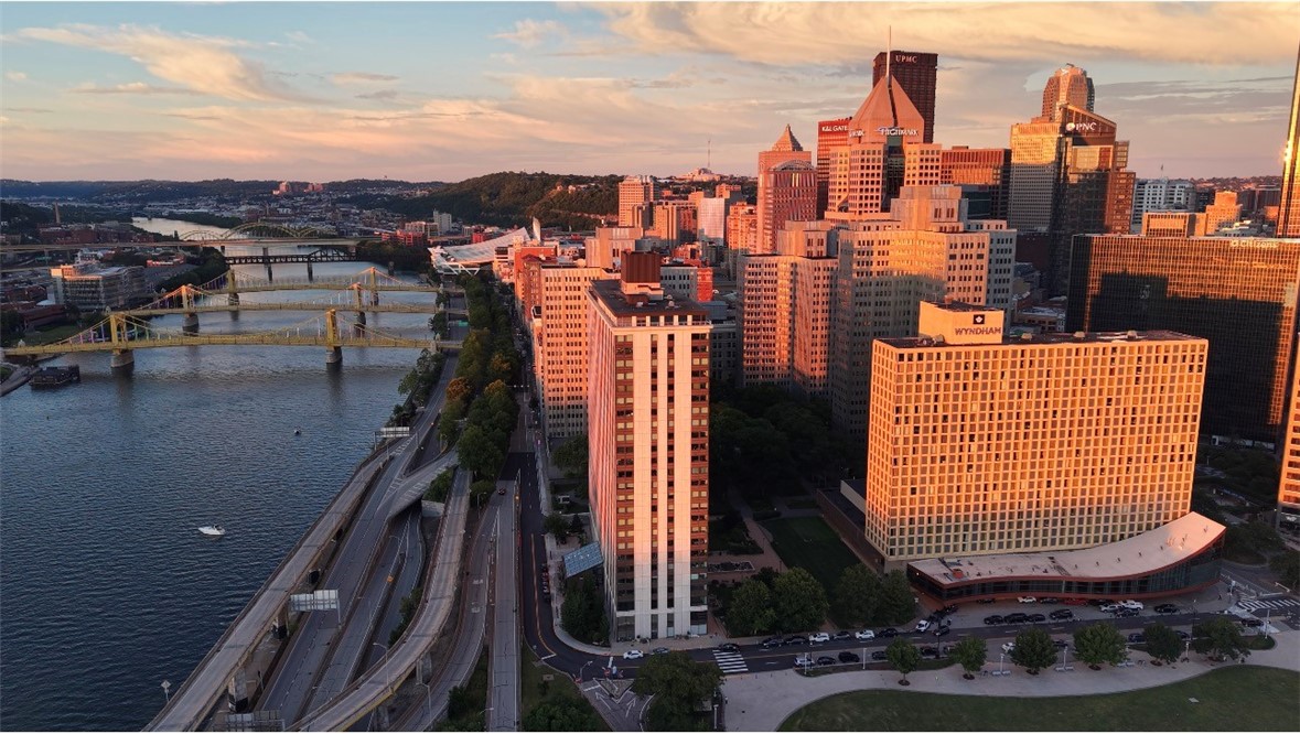 320 Fort Duquesne Blvd 19D — photo