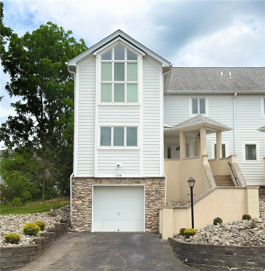 134 St Thomas Dr — photo