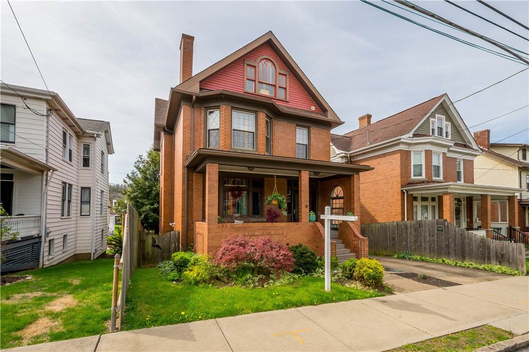 337 W College Street — photo