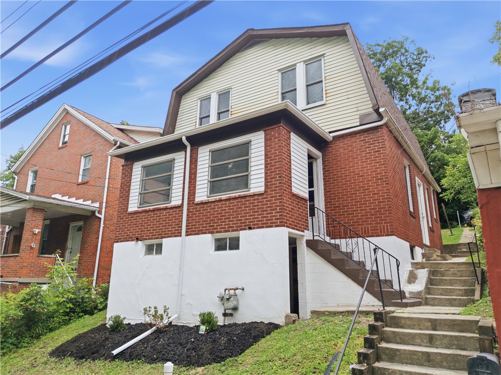 905 Rebecca — photo