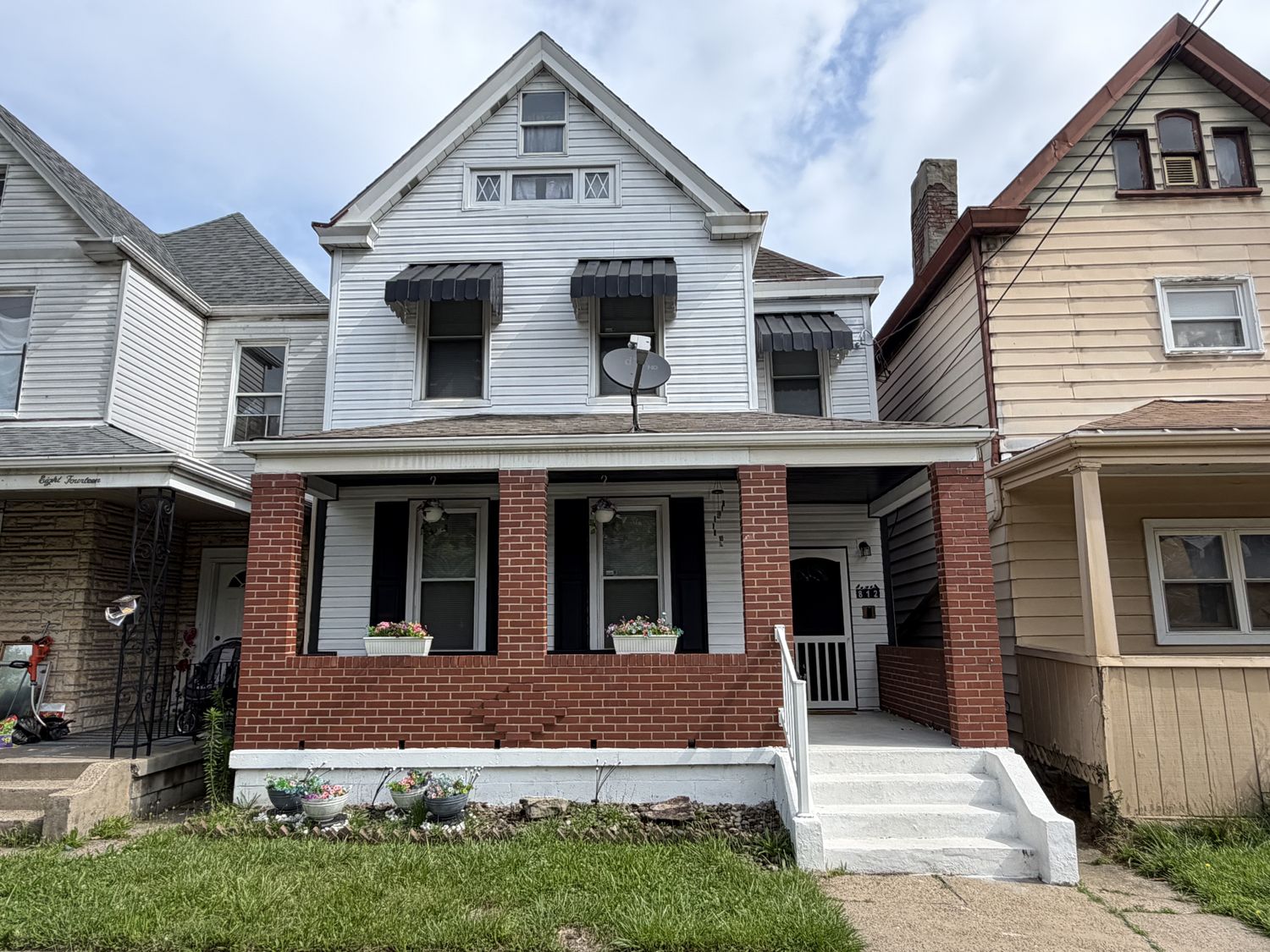 812 Rose Street — photo
