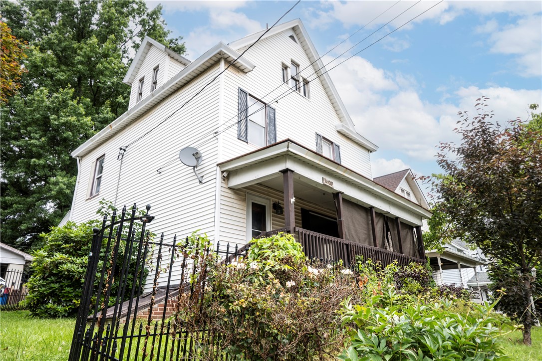 1593 Philadelphia St — photo