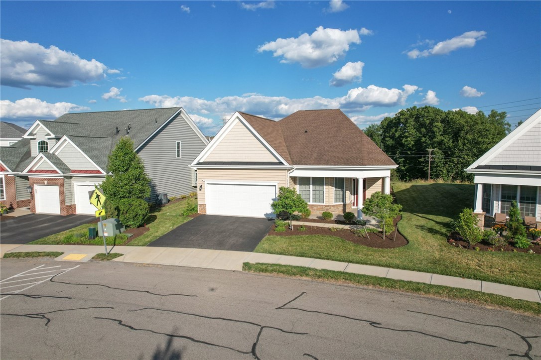 114 Gateway Dr — photo