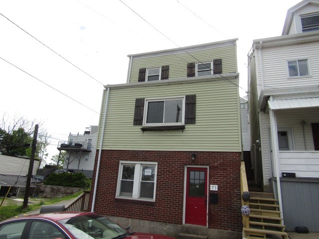71 Barry St — photo