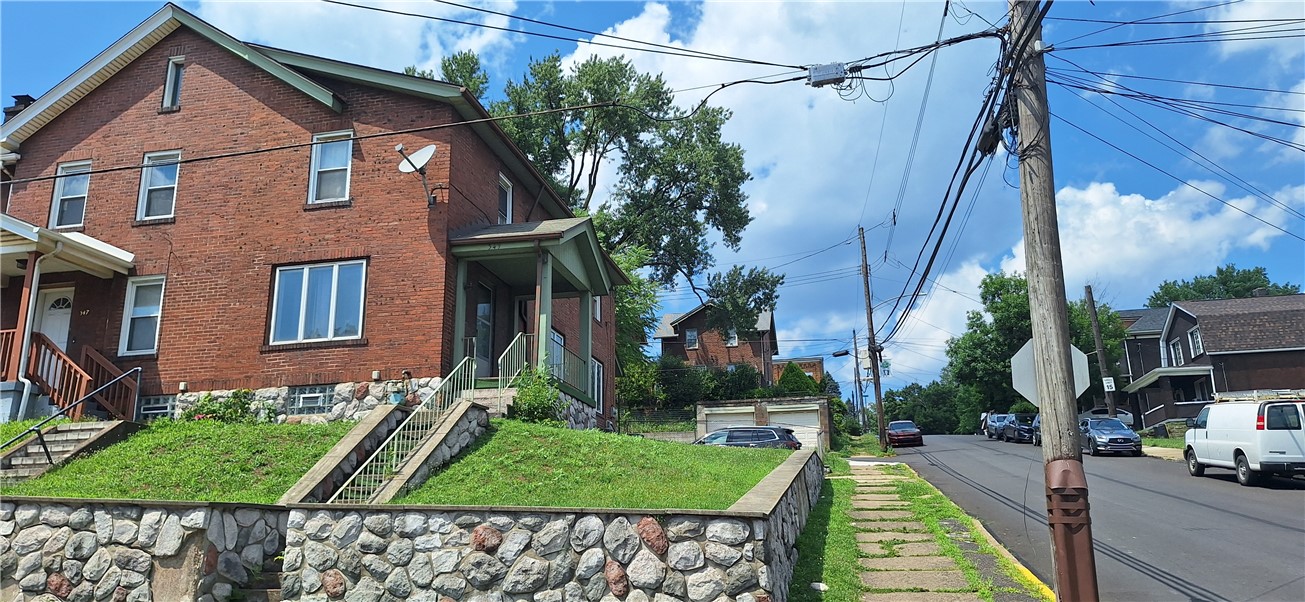 549 Howard — photo