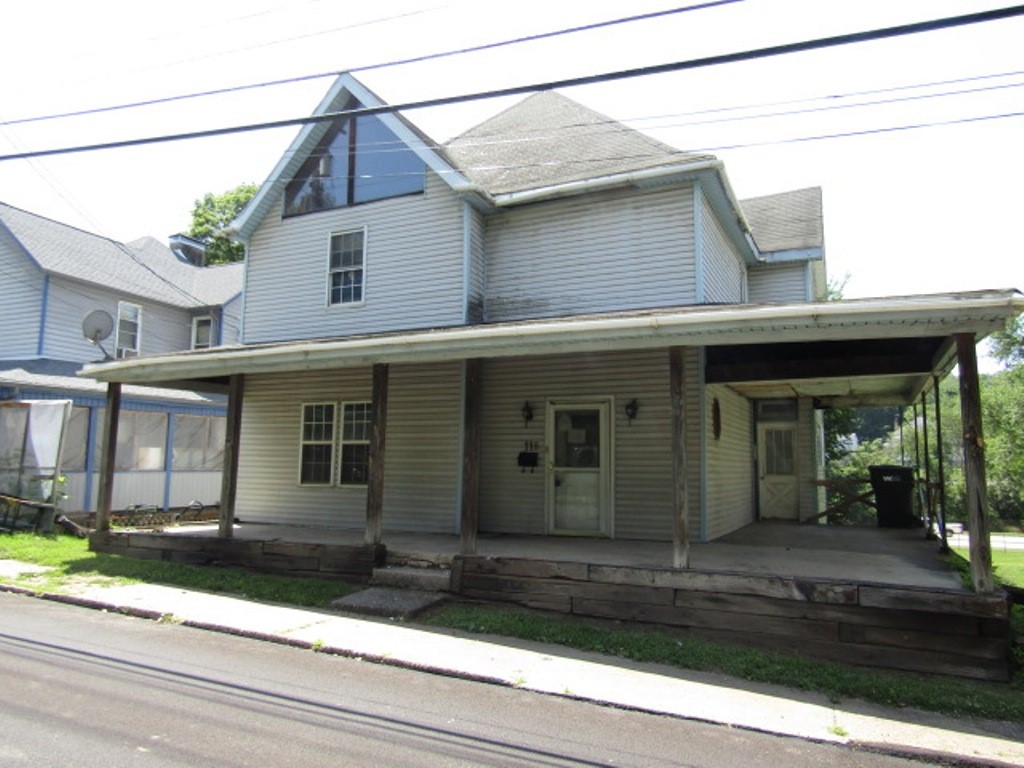 118 Center Ave — photo