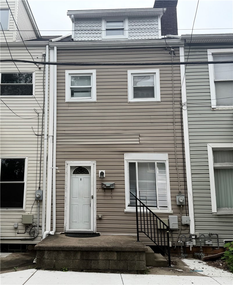 824 Walnut St. — photo
