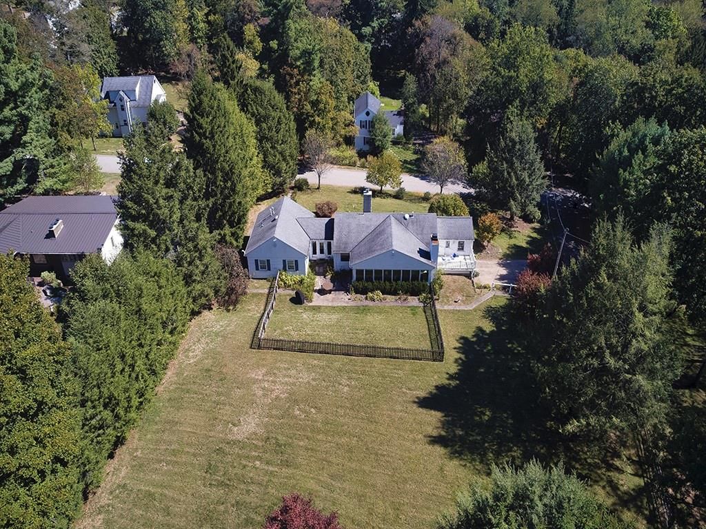 9745 Lindsay Road — photo