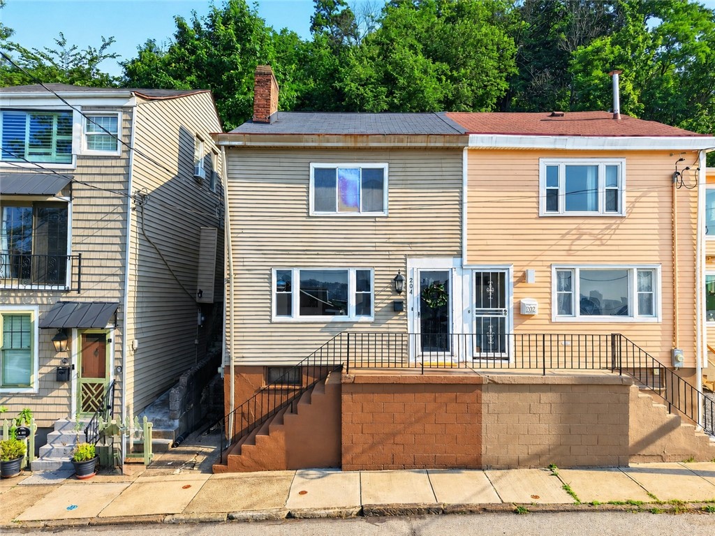 204 E Jefferson St — photo