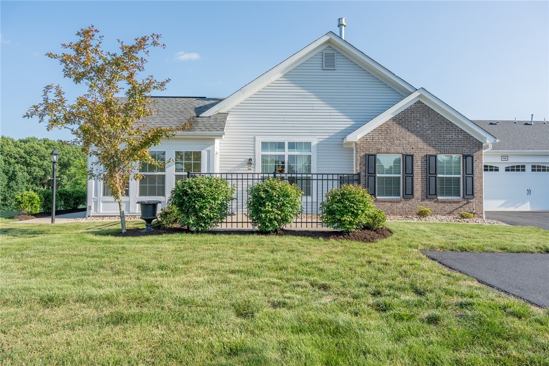 906 Spring Valley Dr — photo