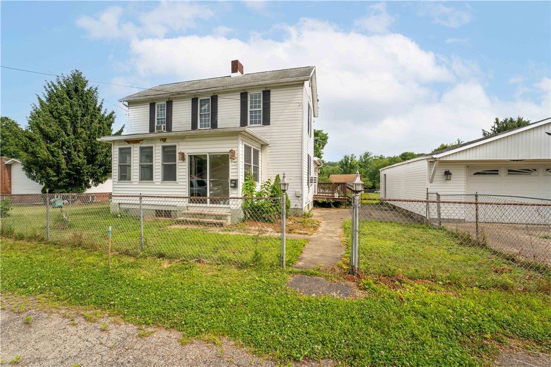 412 Commercial Ave — photo