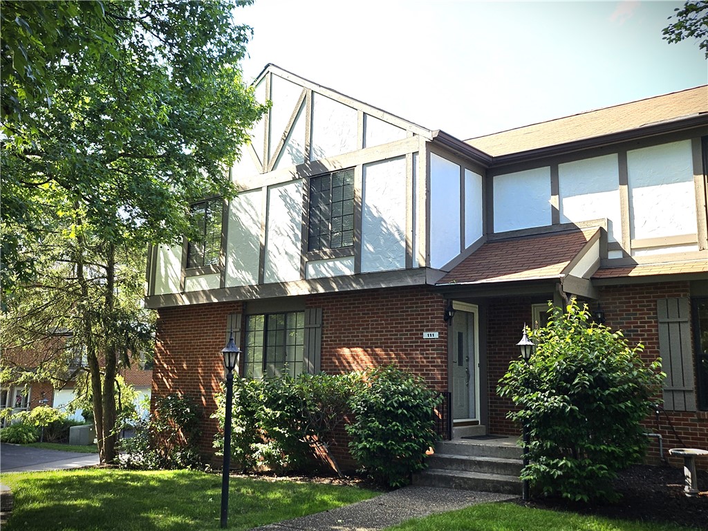 111 Woodcrest Dr — photo