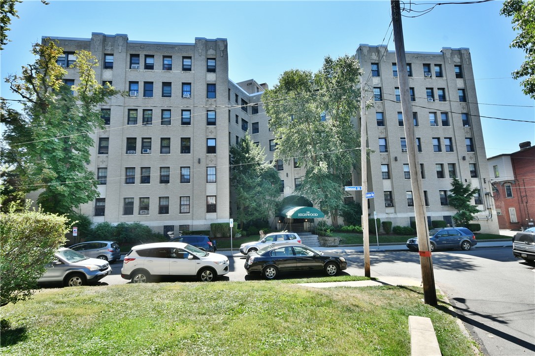 372 S Highland Ave 102 — photo