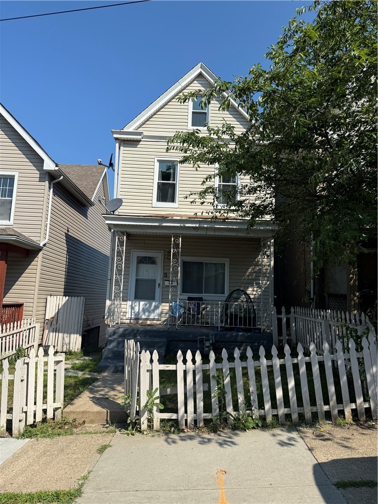 1230 Goe Ave — photo