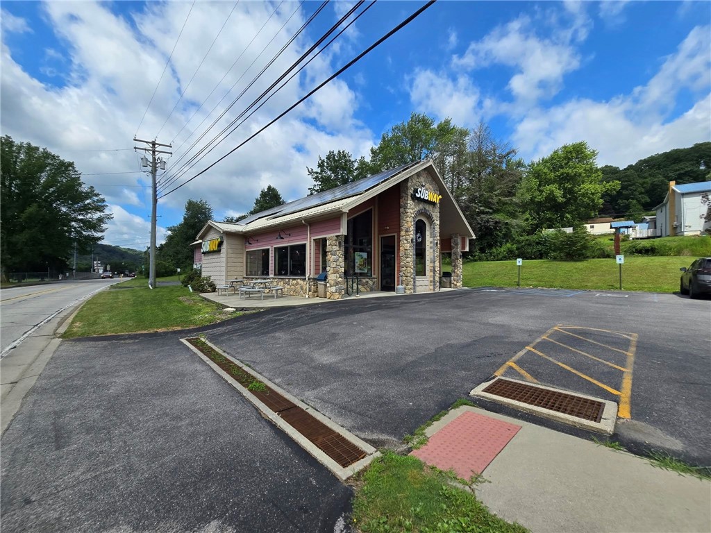 945 Broad St — photo