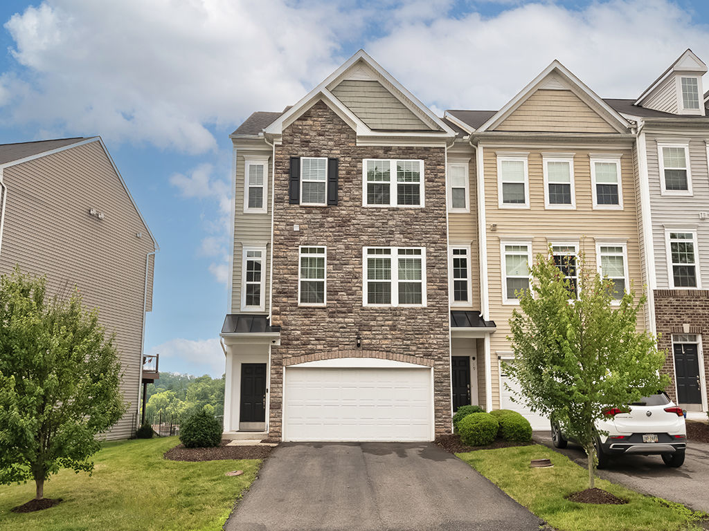 17 Remington Drive — photo