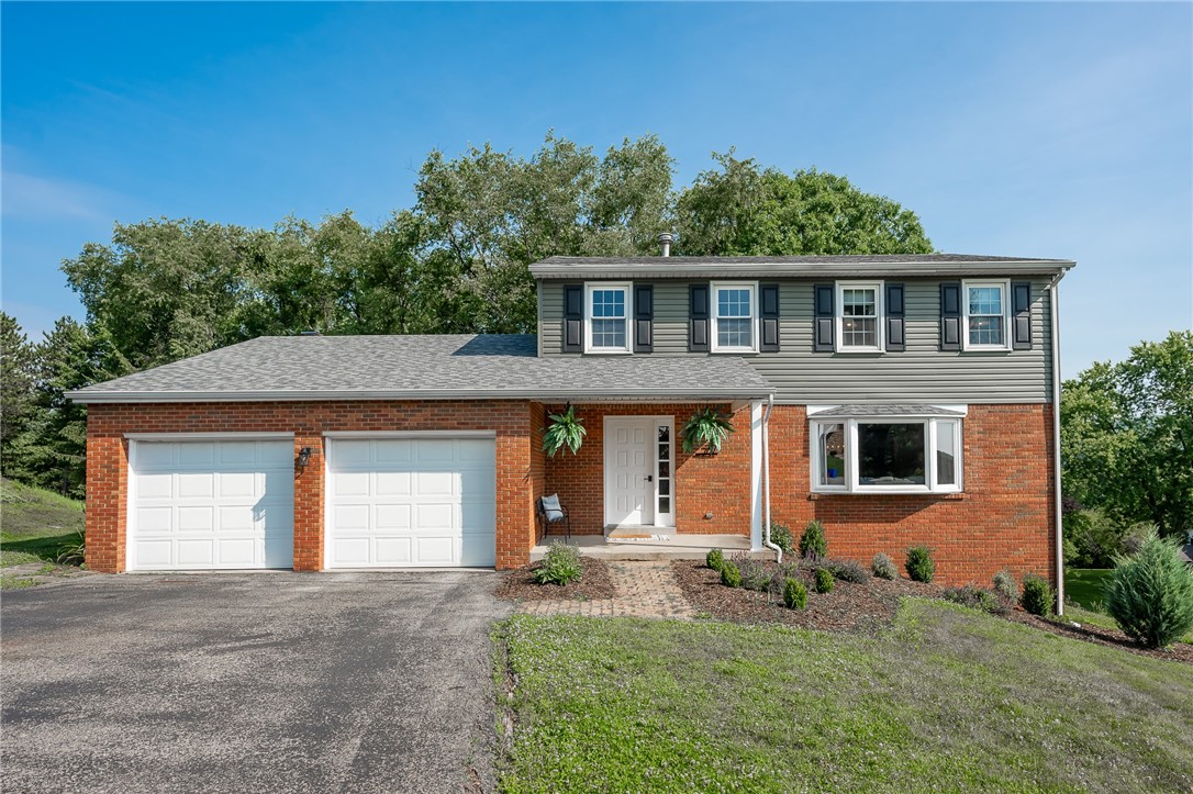 77 Bradley Ct — photo