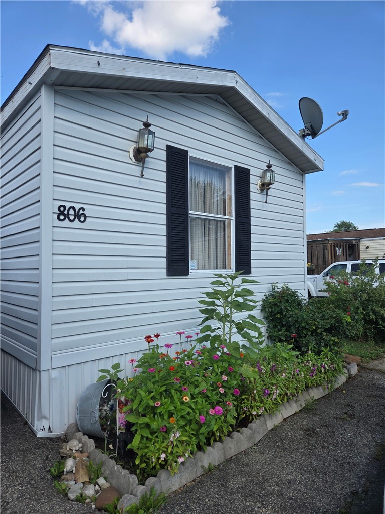 806 Governors Circle — photo