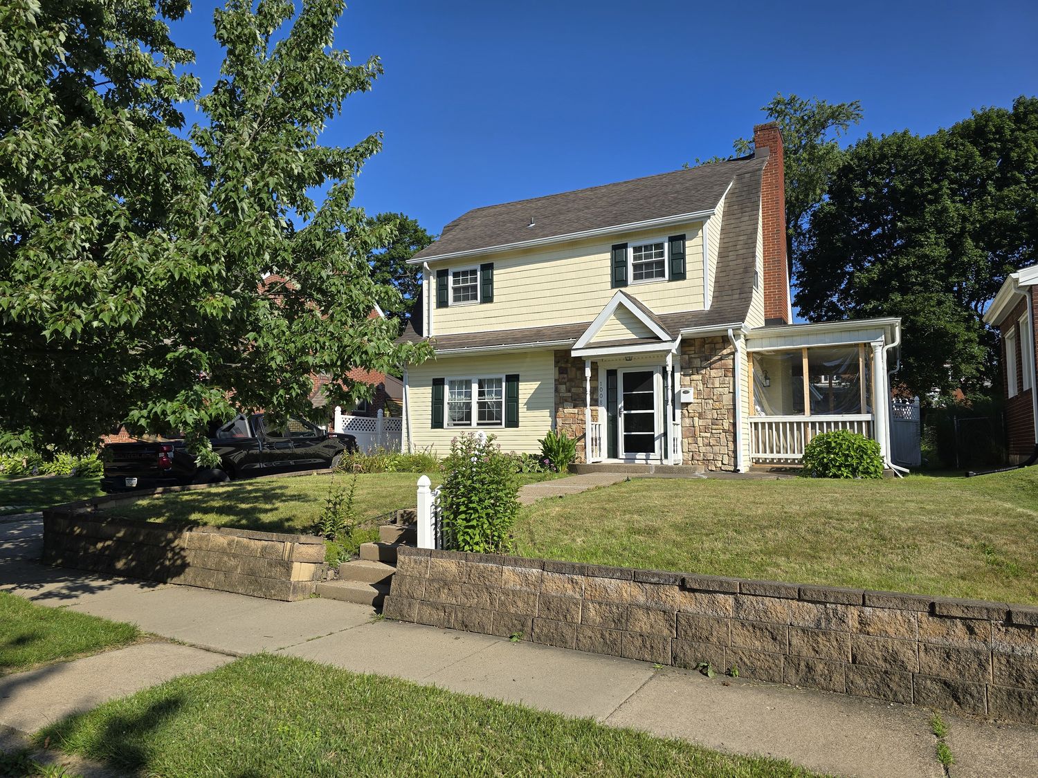 1008 Manor Rd — photo