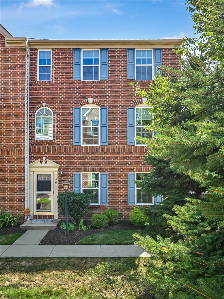 401 Pointe View Dr — photo