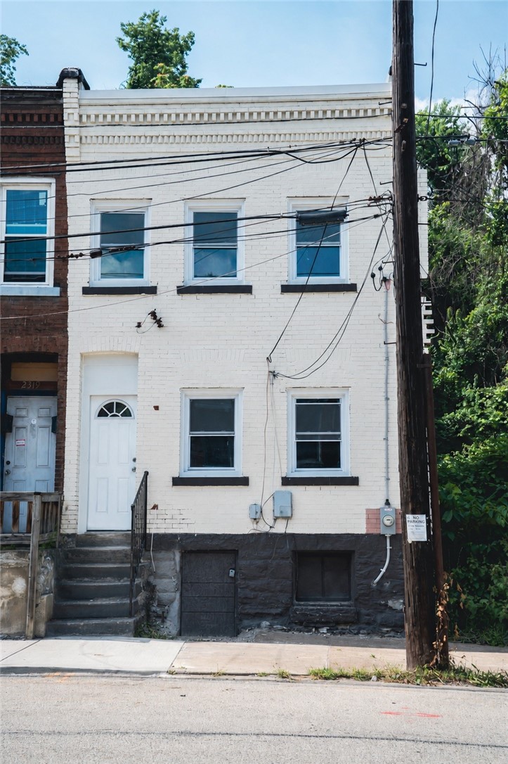 2321 Centre Ave — photo