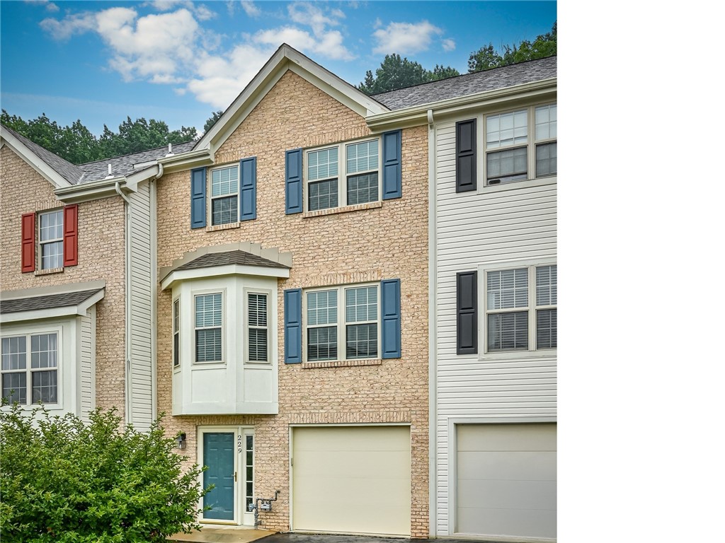 229 Hillvue Dr — photo