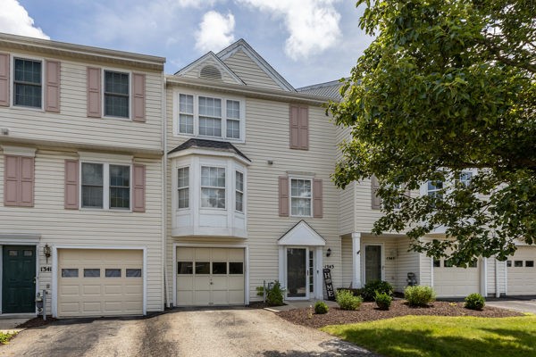 1343 Meadowbrook Dr — photo