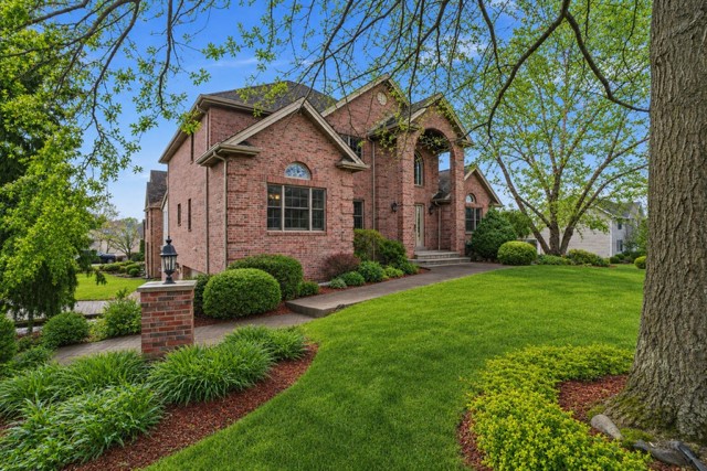 1000 Fawn Valley Dr — photo