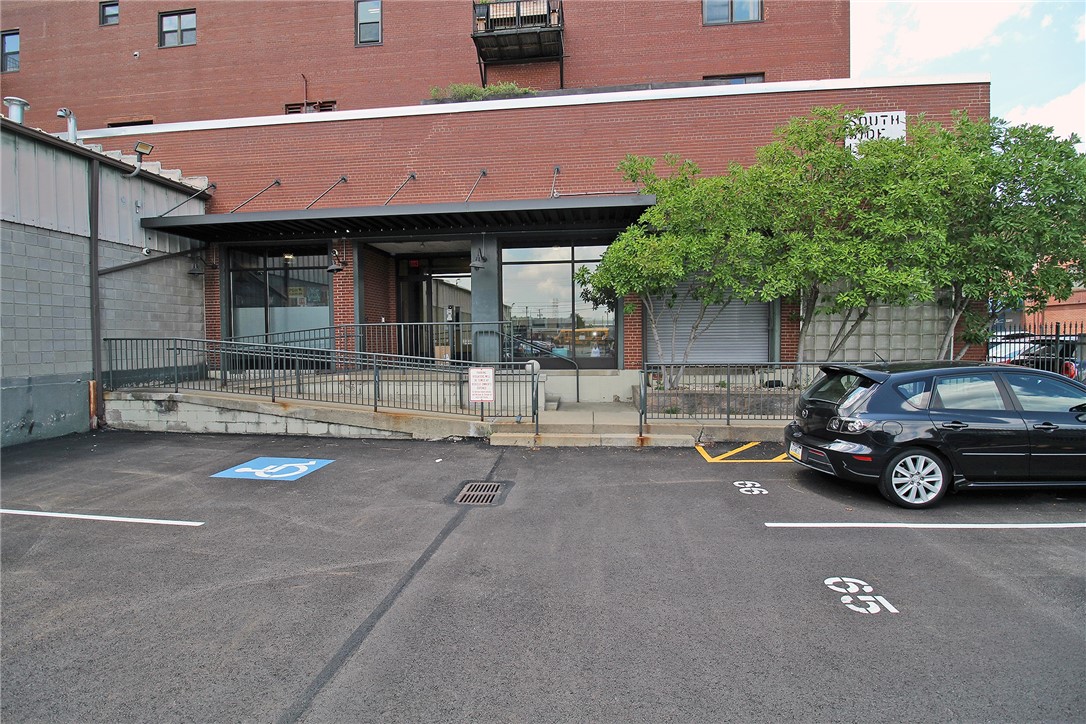2250 Mary Street 214 — photo