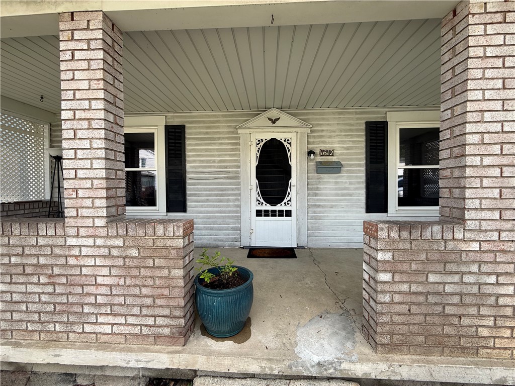 1612 Broad St — photo