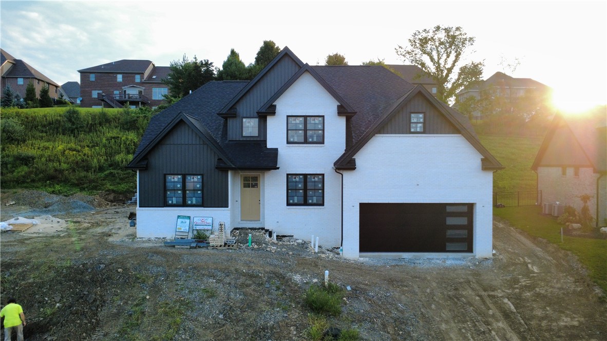 1061 Skyline Dr — photo
