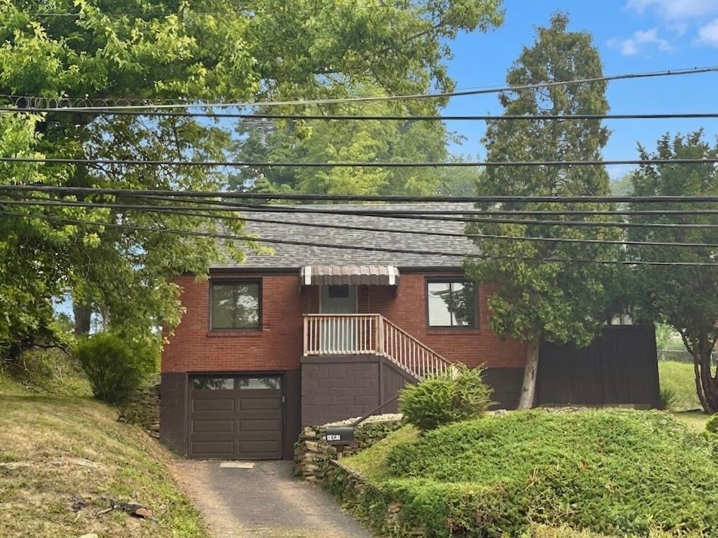 1491 Hollyrood Rd — photo
